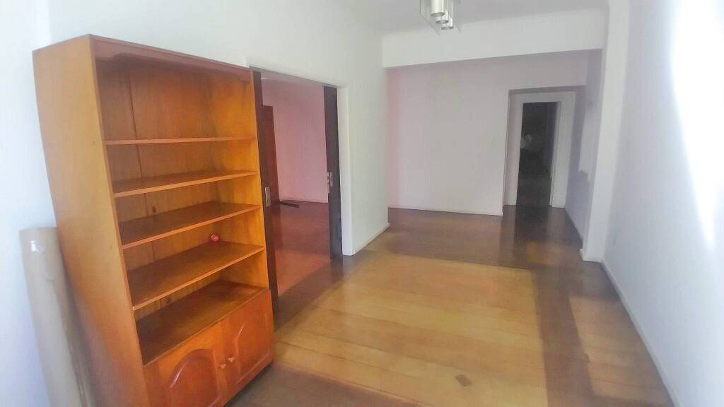 Apartamento para alugar com 3 quartos, 200m² - Foto 7