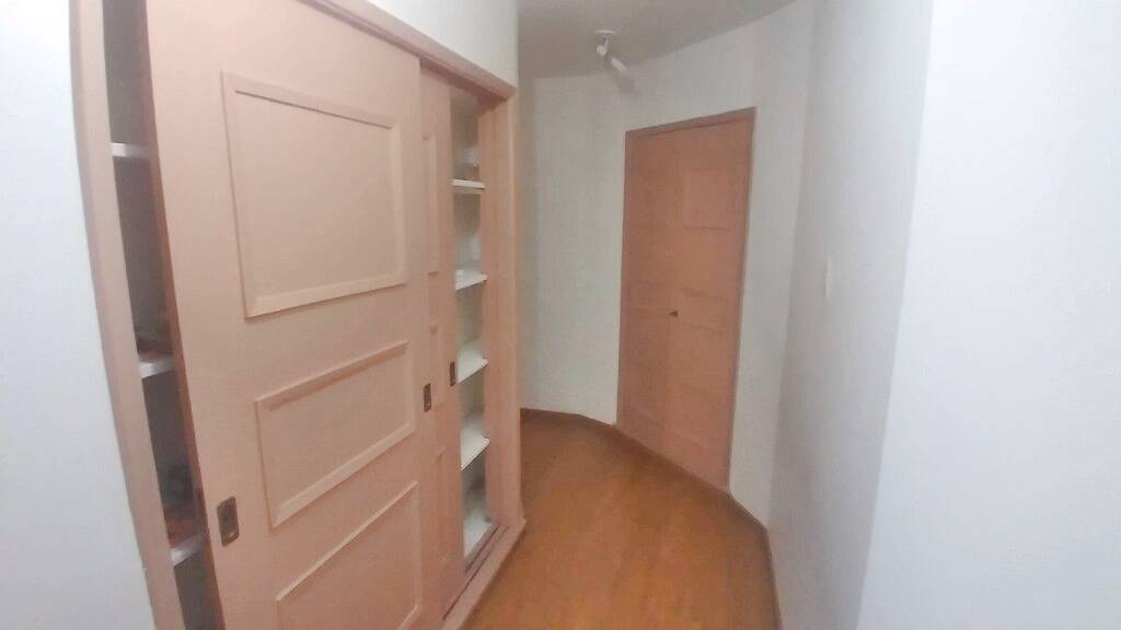 Apartamento para alugar com 3 quartos, 200m² - Foto 9